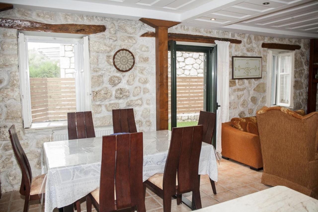 Villa Damiani Nikiana Bagian luar foto